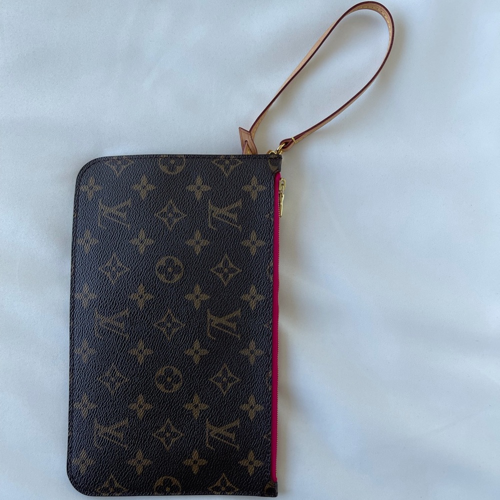 New Louis Vuitton Monogram Wristlet